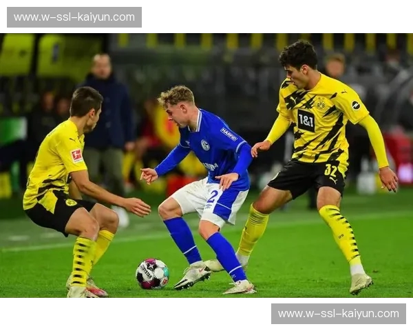 绿茵争锋：希拉尔与西悉尼的亚洲杯终极对决